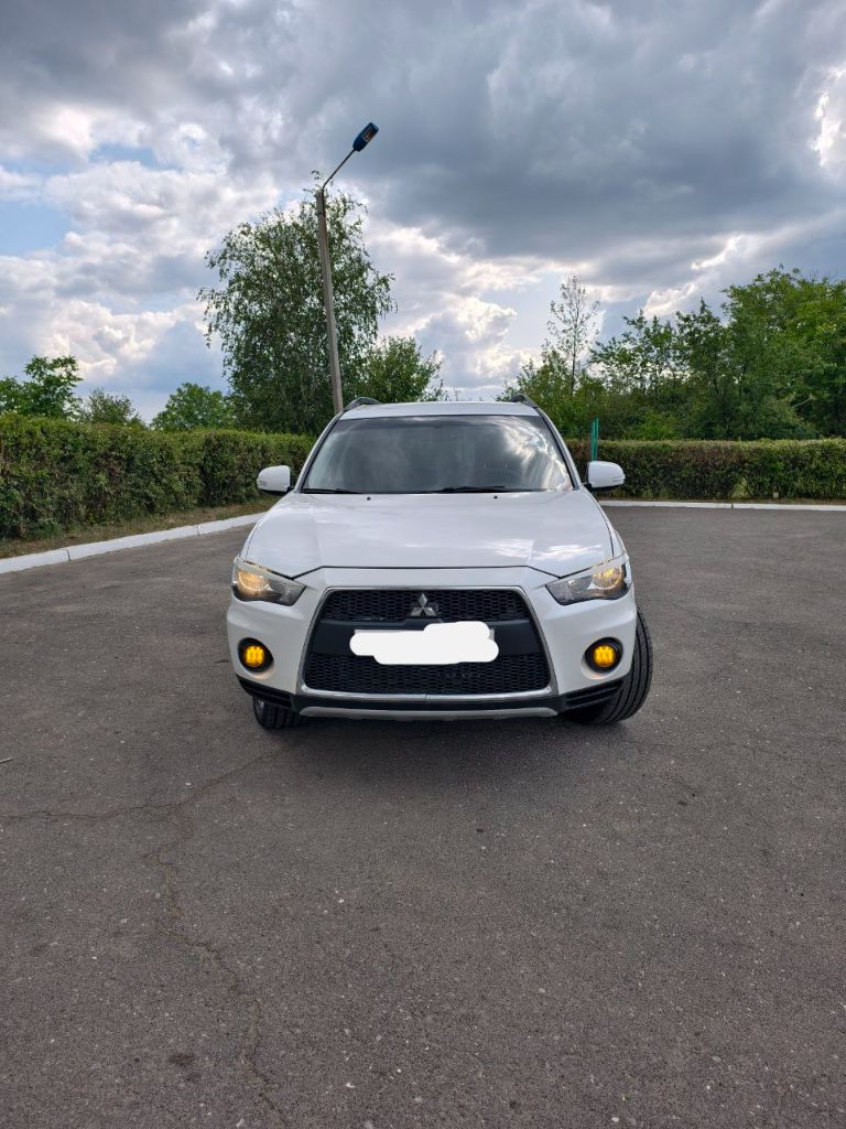 Митсубиси оутландер xl рестайлинг 4wd 2011г. В 2,4 220т. Км
Климат контроль.
4 Эсп
Датчик света.
Подогрев зеркал и автоматическое складывание зеркал.
Мультимедиа.
Камера заднего вида.
Установлены новые дхо 2-х режимные.
Сделана качественная шумоизоляция дверей и багажного отделения, салон кожаный трансформер в хорошем состоянии, эво ковры вплоть до багажника, обслужена выхлопная система (новый не громкий приятный бархатистый выхлоп).
Резина лето в отличном состоянии.
Осмотр г. Алчевск
Цена 1🍋280т. Р
Т. +79591139030 - фотография - 11