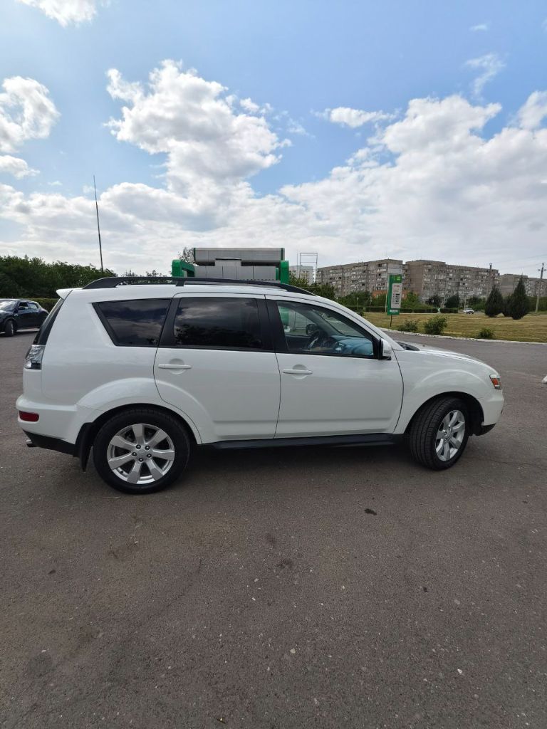 Митсубиси оутландер xl рестайлинг 4wd 2011г. В 2,4 220т. Км
Климат контроль.
4 Эсп
Датчик света.
Подогрев зеркал и автоматическое складывание зеркал.
Мультимедиа.
Камера заднего вида.
Установлены новые дхо 2-х режимные.
Сделана качественная шумоизоляция дверей и багажного отделения, салон кожаный трансформер в хорошем состоянии, эво ковры вплоть до багажника, обслужена выхлопная система (новый не громкий приятный бархатистый выхлоп).
Резина лето в отличном состоянии.
Осмотр г. Алчевск
Цена 1🍋280т. Р
Т. +79591139030 - фотография - 13