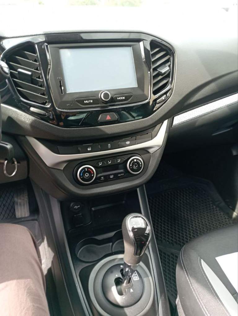 Lada vesta cross 1.8 amt 2019 г. 98000 км. Цена 1 100 000 руб птс: оригинал, владельцев:2, состояние: не битый, модификация: 1,8 амт (122л. С. ), объем двигателя: 1,8, бензин/газ, коробка передач: робот, привод : передний, комплектация:luxe prestige, тип кузова: универсал, цвет: белый, руль: левый. Lada vesta sw cross 2019 года выпуска, сервисная книжка и второй комплект ключей. Я второй хозяин. В дтп никогда не участвовала, не битая, не крашенная. В автомобиле никогда не курили. Авто проходила то на фирменной станции тех. Обслуживания, есть все накладные. На титановых дисках на 17. Диски не оригинал. Кто знает, диски заводские с большими нареканиями. А эти держат баланс идеально. Кузов в отличном состоянии, как новый, гаражное хранение. Комплектация максимальная: подогрев передних и задних сидений, подогрев лобового и зеркал, климат контроль, круиз контроль, система предотвращения заноса на дороге, антиблокировочная система, помощь при старте на горку, мультимедия и камера заднего вида, парктроник. Боковые стекла с заводским затемнением, датчик света, датчик дождя, офлайн навигатор. На 80 тыс. Замена грм и полное сервисное обслуживание. На 92 тыс заменил стартер на новый. Летом 2024 года установил газовое оборудование + фаркоп. Все узаконил и вписал в птс. Установил на капот газовые стойки. Свежая страховка. Обмен не интересует. Тел. +7 949 398-90-38 вадим - фотография - 17