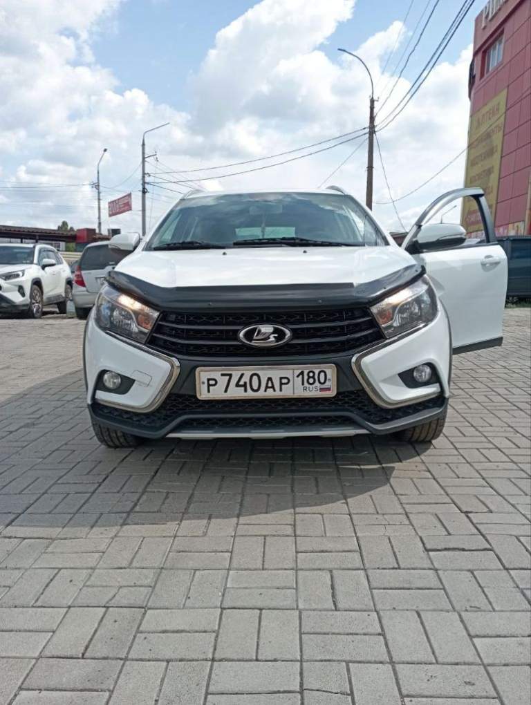 Lada vesta cross 1.8 amt 2019 г. 98000 км. Цена 1 100 000 руб птс: оригинал, владельцев:2, состояние: не битый, модификация: 1,8 амт (122л. С. ), объем двигателя: 1,8, бензин/газ, коробка передач: робот, привод : передний, комплектация:luxe prestige, тип кузова: универсал, цвет: белый, руль: левый. Lada vesta sw cross 2019 года выпуска, сервисная книжка и второй комплект ключей. Я второй хозяин. В дтп никогда не участвовала, не битая, не крашенная. В автомобиле никогда не курили. Авто проходила то на фирменной станции тех. Обслуживания, есть все накладные. На титановых дисках на 17. Диски не оригинал. Кто знает, диски заводские с большими нареканиями. А эти держат баланс идеально. Кузов в отличном состоянии, как новый, гаражное хранение. Комплектация максимальная: подогрев передних и задних сидений, подогрев лобового и зеркал, климат контроль, круиз контроль, система предотвращения заноса на дороге, антиблокировочная система, помощь при старте на горку, мультимедия и камера заднего вида, парктроник. Боковые стекла с заводским затемнением, датчик света, датчик дождя, офлайн навигатор. На 80 тыс. Замена грм и полное сервисное обслуживание. На 92 тыс заменил стартер на новый. Летом 2024 года установил газовое оборудование + фаркоп. Все узаконил и вписал в птс. Установил на капот газовые стойки. Свежая страховка. Обмен не интересует. Тел. +7 949 398-90-38 вадим - фотография - 6