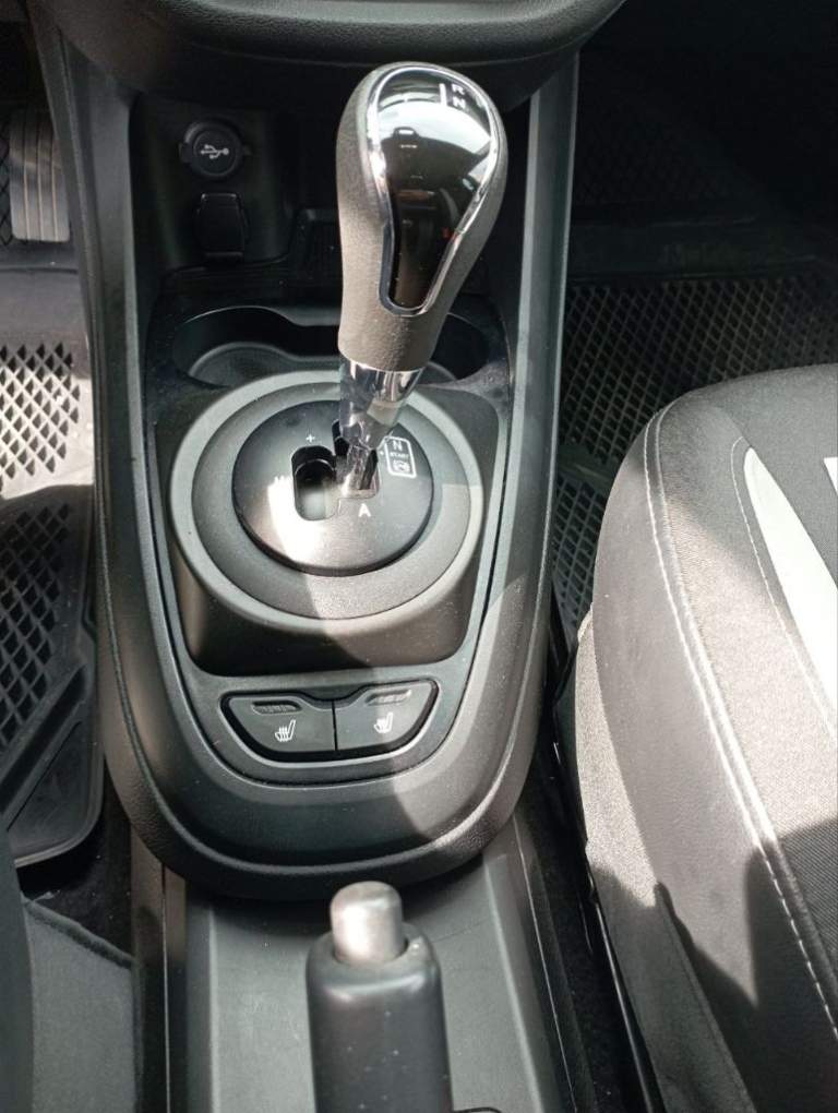Lada vesta cross 1.8 amt 2019 г. 98000 км. Цена 1 100 000 руб птс: оригинал, владельцев:2, состояние: не битый, модификация: 1,8 амт (122л. С. ), объем двигателя: 1,8, бензин/газ, коробка передач: робот, привод : передний, комплектация:luxe prestige, тип кузова: универсал, цвет: белый, руль: левый. Lada vesta sw cross 2019 года выпуска, сервисная книжка и второй комплект ключей. Я второй хозяин. В дтп никогда не участвовала, не битая, не крашенная. В автомобиле никогда не курили. Авто проходила то на фирменной станции тех. Обслуживания, есть все накладные. На титановых дисках на 17. Диски не оригинал. Кто знает, диски заводские с большими нареканиями. А эти держат баланс идеально. Кузов в отличном состоянии, как новый, гаражное хранение. Комплектация максимальная: подогрев передних и задних сидений, подогрев лобового и зеркал, климат контроль, круиз контроль, система предотвращения заноса на дороге, антиблокировочная система, помощь при старте на горку, мультимедия и камера заднего вида, парктроник. Боковые стекла с заводским затемнением, датчик света, датчик дождя, офлайн навигатор. На 80 тыс. Замена грм и полное сервисное обслуживание. На 92 тыс заменил стартер на новый. Летом 2024 года установил газовое оборудование + фаркоп. Все узаконил и вписал в птс. Установил на капот газовые стойки. Свежая страховка. Обмен не интересует. Тел. +7 949 398-90-38 вадим - фотография - 15