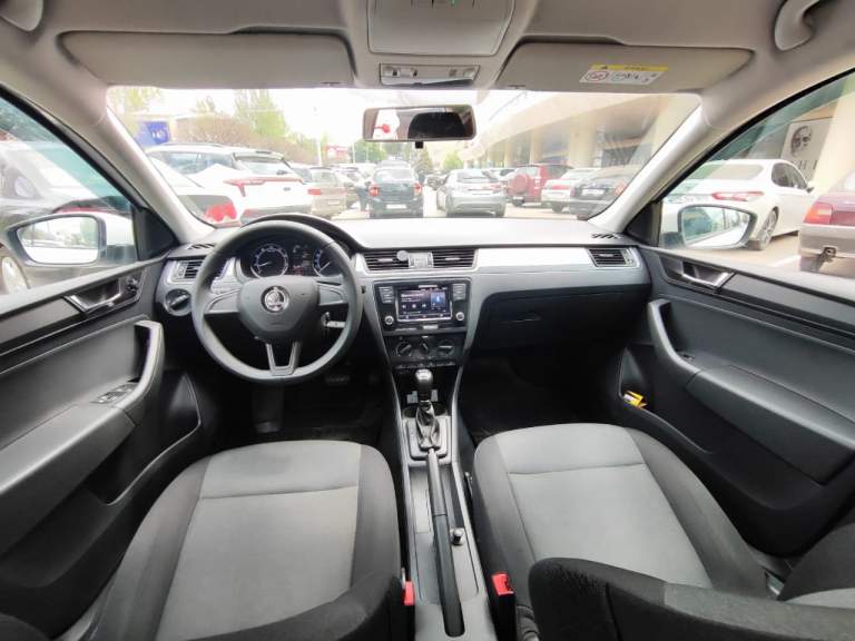 Автомобиль: skoda rapid, год 2019, пробег 56 000км, объем 1600см, цена 1 370 000, телефон +7 949 844-60-64, дмитрий. Местонахождение донецк

Продаю свой ухоженный и энергичный skoda rapid 2019 года выпуска в редкой и стильной комплектации hockey edition! Это не просто надежный чешский хэтчбек – это автомобиль с характером, готовый подарить вам комфорт и уверенность за рулем каждый день!

Почему этот rapid – умная покупка сегодня?

✅ Уникальный hockey edition: выделяйтесь из потока! Черные элементы экстерьера (зеркала, радиаторная решетка), стильные 16" литые диски, спортивный руль, подогрев передних сидений и лобового стекла – все это делает авто не только красивым, но и невероятно практичным для нашего климата!

✅ Свежее обслуживание – ездите без забот! Всего 500 км назад пройдено полное то! Заменено: масло, все фильтры (воздушный, салонный, масляный, топливный), свечи зажигания! Автомобиль технически идеально подготовлен для нового владельца – просто садитесь и езжайте!

✅ Чистая история & документы: оригинал птс, всего 2 собственника, никаких залогов и ограничений! История без дтп. Прозрачность и спокойствие гарантированы. Все готово к быстрой и честной сделке!

✅ Небольшой пробег: всего 56 000 км – автомобиль в самом расцвете сил! Реальная экономия по сравнению с новым авто.

✅ Автомат & экономия: плавная и надежная 6-ступенчатая автоматическая коробка передач (aq160) – идеал для города и трассы. Комбинируйте с отличной топливной экономичностью (всего ~6.5-7.5 л/100км!).

✅ Ухоженный салон: тканевый салон в хорошем состоянии – уютно, практично и без серьезных повреждений. Огромный багажник (415 л) – возьмите все, что нужно!

✅ Цена соответствует качеству: 1 370 000 руб. – это инвестиция в надежный, свежеобслуженный и уникальный автомобиль в топовой для rapid комплектации. Сравните предложения – здесь вы платите за готовность и эксклюзивность!

🚗 Hockey edition – для тех, кто ценит стиль и практичность!
Динамичный дизайн, отличная управляемость, подогревы для холодного утра, экономичный двигатель и акпп – идеальный набор для комфортной и уверенной езды по донецку и за его пределами.

💎 Это не обычная продажа – это шанс получить особенный rapid! 💎

Где смотреть? Автомобиль находится в донецке. Приглашаю на смотрины и тест-драйв в удобное время!

Проверка? Приветствую адекватные проверки на подъемнике у вашего мастера (после осмотра).

Торг? Возможен только при личной встрече для серьезного покупателя с готовностью к сделке. - фотография - 7