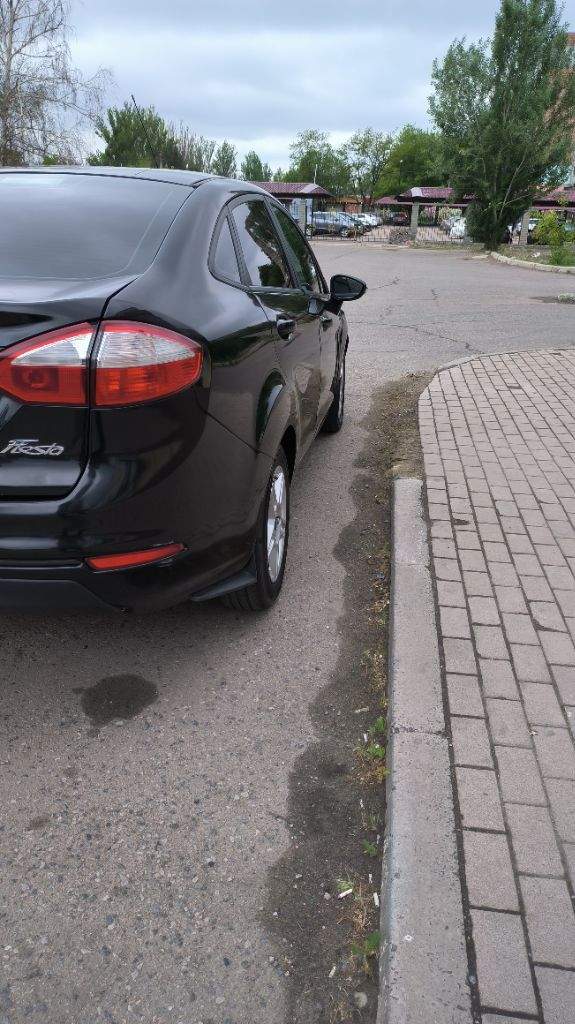 Продаётся ford fiesta sedan 2016 г. В. Пробег 150 тыс. Км.
В хорошем состоянии:
- Двигатель объём 1,6 л. Атмосферный
- Акпп
- Кондиционер работает исправно
- 4 Электростеклоподъёмника
- Подогревы передних сидений, боковых зеркал, лобового и заднего стекла
- Электроусилитель руля
- Магнитола android
Мотор и коробка работают без нареканий, по ходовой ничего не гремит, не стучит.
Экономичный, городской авто.
Ремонтировать ничего не надо, сел и поехал.
По документам всё в порядке. Я собственник.
Цена: 895,000₽ торг присутствует при осмотре.
Макеевка +79494097562 - фотография - 5