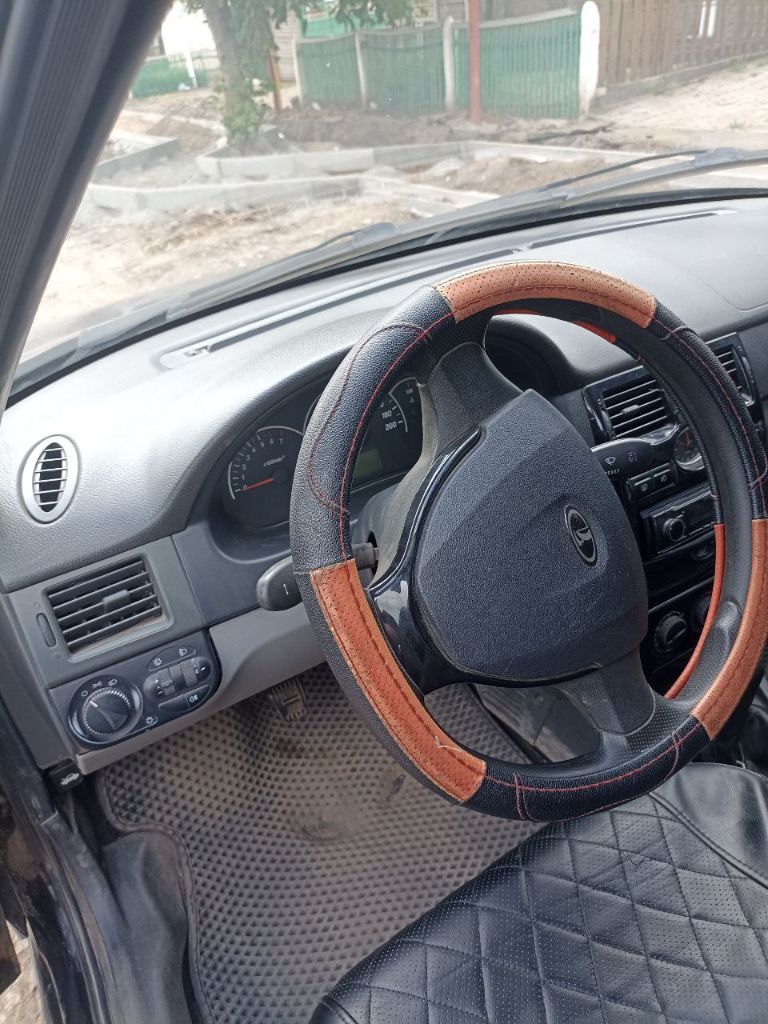 Продаётся 217030 lada priora 2009 года.

Мотор 1.6 на бензине.

Пробег 298826 км.

Документы все в наличии, для полного переоформления.

Цена 380.000р + небольшой торг.

+79493250934 - фотография - 10