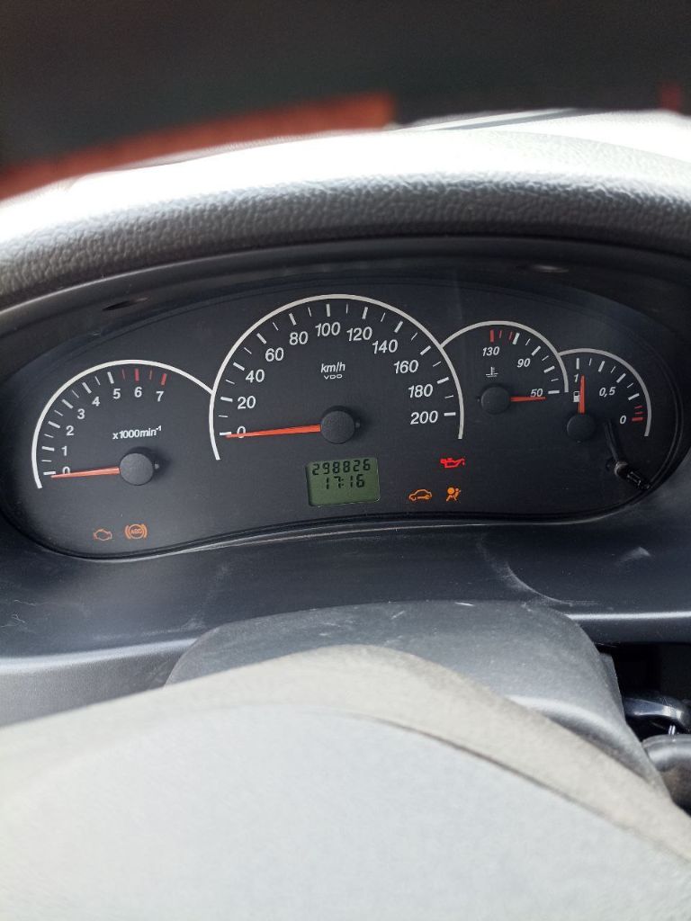 Продаётся 217030 lada priora 2009 года.

Мотор 1.6 на бензине.

Пробег 298826 км.

Документы все в наличии, для полного переоформления.

Цена 380.000р + небольшой торг.

+79493250934 - фотография - 9
