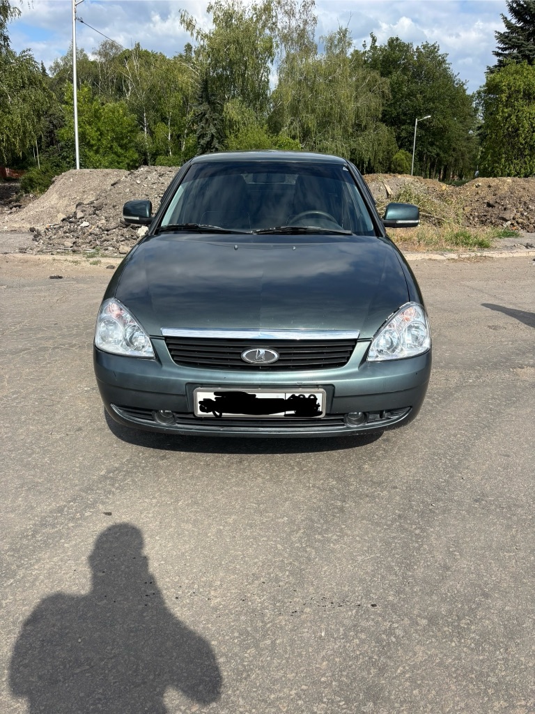 Продам приору 2008 года один хозяин с авто салона в одних руках не бита не крашена 199000 пробег диски r14 авто в хорошем состояние с момента покупки была обработана мотор коробка на 5.стоит газ евро 4. Цена 380000 рублей по вопросам звоните +79495503864. Осмотр макеевка - фотография - 2