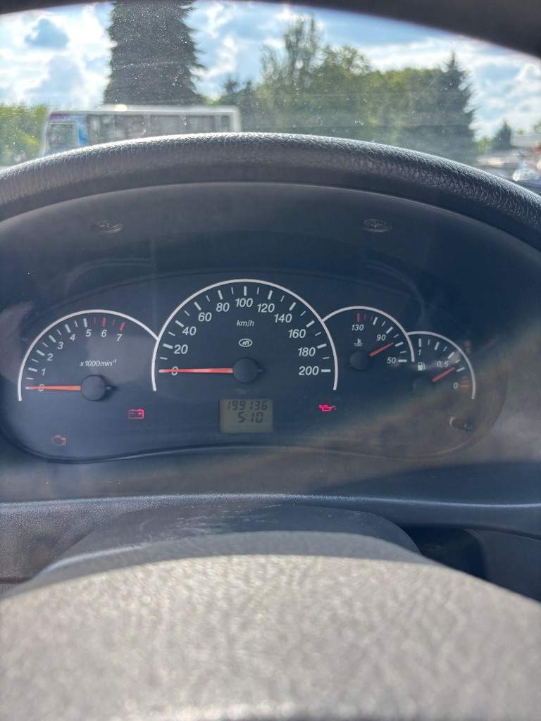 Продам приору 2008 года один хозяин с авто салона в одних руках не бита не крашена 199000 пробег диски r14 авто в хорошем состояние с момента покупки была обработана мотор коробка на 5.стоит газ евро 4. Цена 380000 рублей по вопросам звоните +79495503864. Осмотр макеевка - фотография - 4