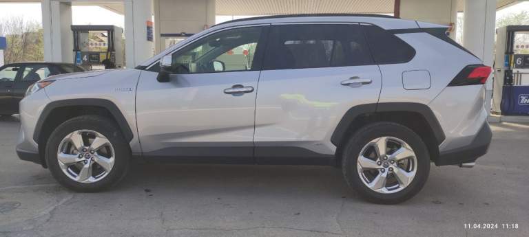 Луганск. ‼️ цена 3099000 руб. ‼️продам toyota rav 4, максимальная комплектация ‼️гибрид‼️ 2019 год, пробег 41000 км, не бита в родной краске. В дтп не участвовала.
Машина в отличном состоянии, полностью обслужена, готова к новому хозяину.
Тел. +79595279116 дмитрий.
#
# # - фотография - 5