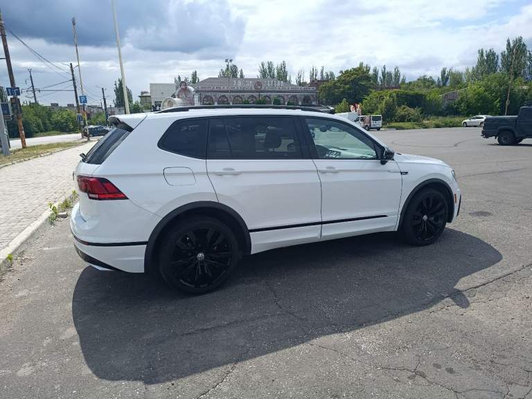 Продам wolkswagen tiguan all space 2.0 se r- line long- удлинённый 7 мест, 2020 г. Пробег 55 тыс. Км. Мин. Удар /задний бампер/, идеал, цена 3,250млн. Руб. +79493185445 николай. Состояние идеал - фотография - 14
