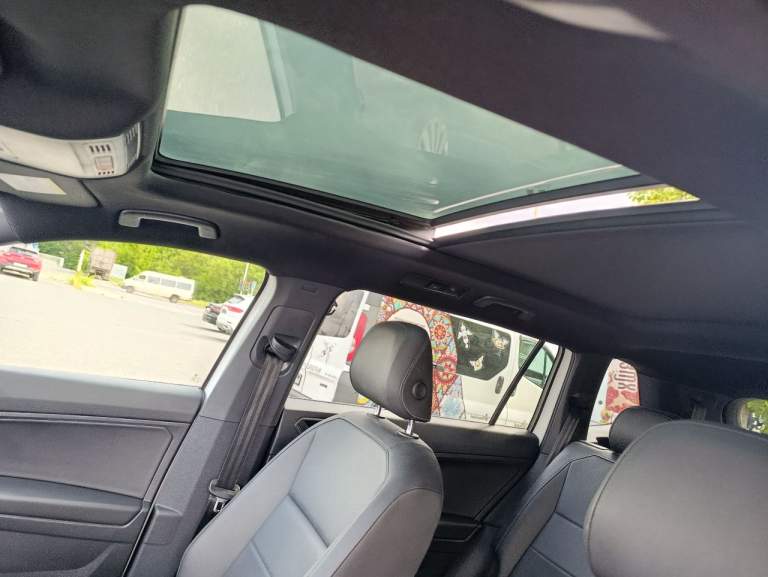 Продам wolkswagen tiguan all space 2.0 se r- line long- удлинённый 7 мест, 2020 г. Пробег 55 тыс. Км. Мин. Удар /задний бампер/, идеал, цена 3,250млн. Руб. +79493185445 николай. Состояние идеал - фотография - 1