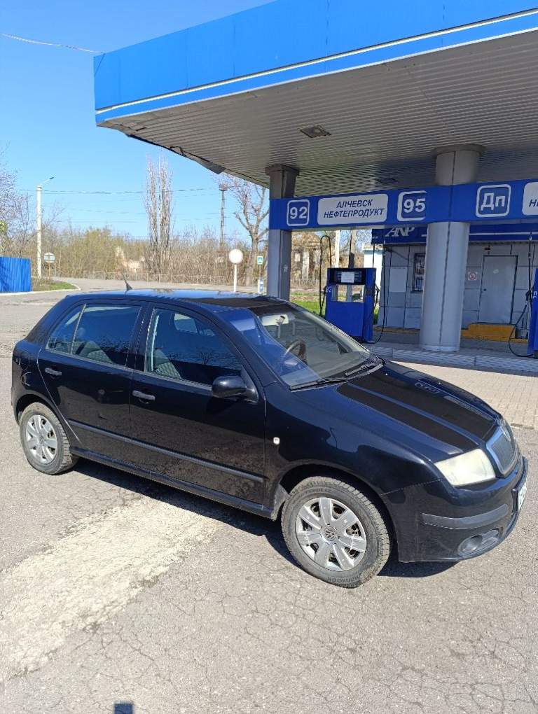 Продам автомобиль шкода фабия
2006 Год родной пробег 200 т. Км
Куплена у официалов в луганске и там же обслуживалась все свое время
1.4 Газ бензин работает ровно как на газу так и на бензине, не дымит, не глохнет
Кузов весь в родном окрасе (задняя дверка небольшая вмятинка на езду не влияющая)
Все стекла родные
Коробка и сцепление работают исправно!
Ручник держит, тормоза отличные
По электрике работает абсолютно все дворники в том числе и задний, свет, поворотники, сигнал, цз, печка, кондиционер заправлен и готов к летнему жаркому морскому периоду!2 ключа оригинальные книжки установлена магнитола с выезжающим дисплеем!
По кузову и днищу автомобиль без замечаний
Клиренс отличный для наших дорог
Цена автомобиля 560т. Р
Осмотр в городе алчевск, перевальск
Оформление без проблем автомобиль на мне (присутствие в мрео)
+79591400470 - фотография - 5