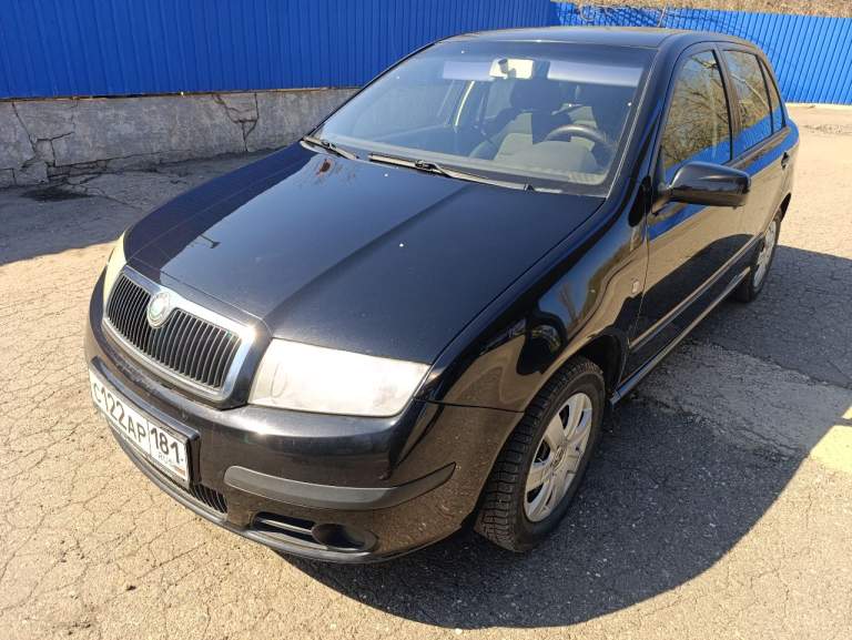 Продам автомобиль шкода фабия
2006 Год родной пробег 200 т. Км
Куплена у официалов в луганске и там же обслуживалась все свое время
1.4 Газ бензин работает ровно как на газу так и на бензине, не дымит, не глохнет
Кузов весь в родном окрасе (задняя дверка небольшая вмятинка на езду не влияющая)
Все стекла родные
Коробка и сцепление работают исправно!
Ручник держит, тормоза отличные
По электрике работает абсолютно все дворники в том числе и задний, свет, поворотники, сигнал, цз, печка, кондиционер заправлен и готов к летнему жаркому морскому периоду!2 ключа оригинальные книжки установлена магнитола с выезжающим дисплеем!
По кузову и днищу автомобиль без замечаний
Клиренс отличный для наших дорог
Цена автомобиля 560т. Р
Осмотр в городе алчевск, перевальск
Оформление без проблем автомобиль на мне (присутствие в мрео)
+79591400470 - фотография - 3