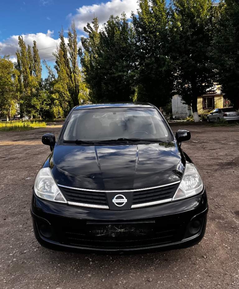 Nissan tiida 2008 год 1.6 я владелец
Продам ниссан тиида мотор один из самых надёжных 1.6, салон трансформер, заднее сиденье двигается полностью вперед и назад и складывается
Есть кондиционер, холодит, мультируль
Чистый салон, хорошая штатная музыка, два ключа
Машина европейка
Оформлена на меня, я собственник
Цена 455.000 торг возможен
+79494675501 - фотография - 1