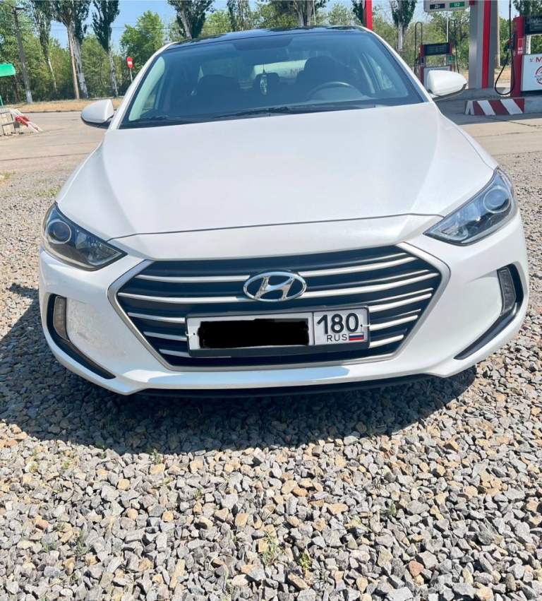 Продам hyundai elantra 2017 год, 2,0 л/150 л. С. Пробег 57 миль, установлен газ, резина 2 комплекта, датчики давления в колесах, люк, датчики слепых зон, электропривод водительского сиденья, электропривод крышки багажника, без ключевой доступ, старт-стоп, 3 режима езды, климат контроль, круиз контроль, кондатчик света и многое другое, установлена железная защита двигателя. Цена 1450000. Торг у капота. В дтп не была.
+79494352549 - фотография - 1