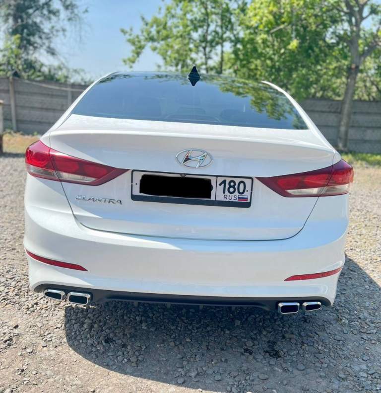 Продам hyundai elantra 2017 год, 2,0 л/150 л. С. Пробег 57 миль, установлен газ, резина 2 комплекта, датчики давления в колесах, люк, датчики слепых зон, электропривод водительского сиденья, электропривод крышки багажника, без ключевой доступ, старт-стоп, 3 режима езды, климат контроль, круиз контроль, кондатчик света и многое другое, установлена железная защита двигателя. Цена 1450000. Торг у капота. В дтп не была.
+79494352549 - фотография - 2