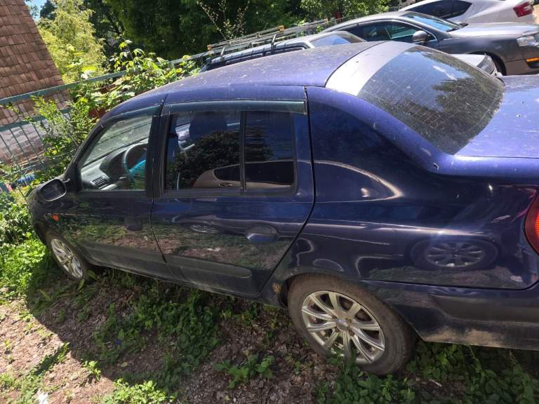 Продам срочно renault clio 2(symbol) 2003г
Мотор 1.4 16кл, едет очень бодро, не дымит и не троит. Родной пробег 265.000. Коробка автомат, переключает хорошо, не тупит, не пинает, работает хорошо. По кузову имеется пара рыжиков!!!машина оцинкована. По комплектации есть 2 эл. Подъемника, эл. Зеркала, бортовой компьютер, кондиционер, музыка
По авто было много чего сделано : новое масло и фильтр, ходовая в порядке, грм нужно заменить, кондиционер холодит отлично, только фильтр нужно заменить
Учет 🇷🇺 180

Цена : 300000₽
+79493290834
Донецк - фотография - 4