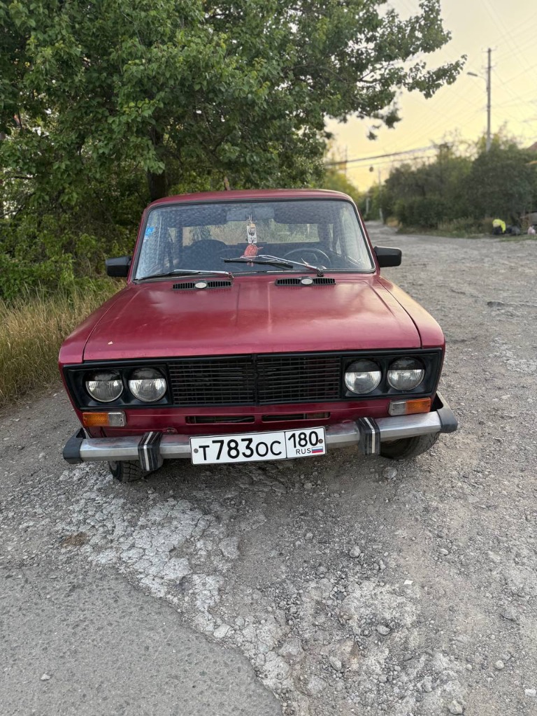 Продам ваз 2106, 1990 г вбензин- газ, двигатель нива, заменено новое зажигание, тормозные колодки, новый радиатор, помпа, антифриз, заменено масло в двигателе и коробке, заменены реактивные тяги машина полностью обслужена в сварке и покраске не нуждается не успели поменять рулевой редуктор он в наличии надо поменять, рыжиков нет, новые чехлы эво коврики карты дверей и т. Д авто в очень достойном состоянии, авто на 5 лет без права отчуждения я собственник если надо могу дать доверенность, цена авто 100000 тыс руб интересен обмен на авто с передним приводом тел. +79494527429 или в л/с - фотография - 1