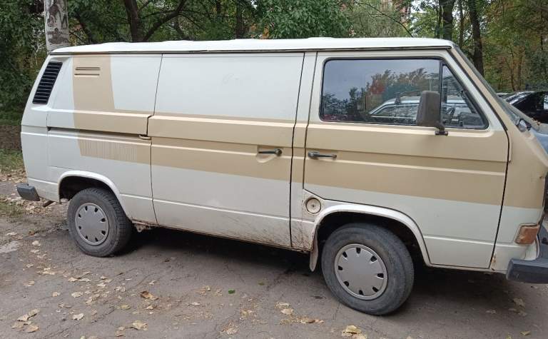 Продам volkswagen vw t3, 1986 г. В. , грузовой, 1.9 бензин, инжектор, 5 механическая коробка передач, бежевого цвета, состояние среднее, на ходу, регистрация рф, регион 180. Цена 300 т. Р. Тел. +7949 307-4808 - фотография - 2