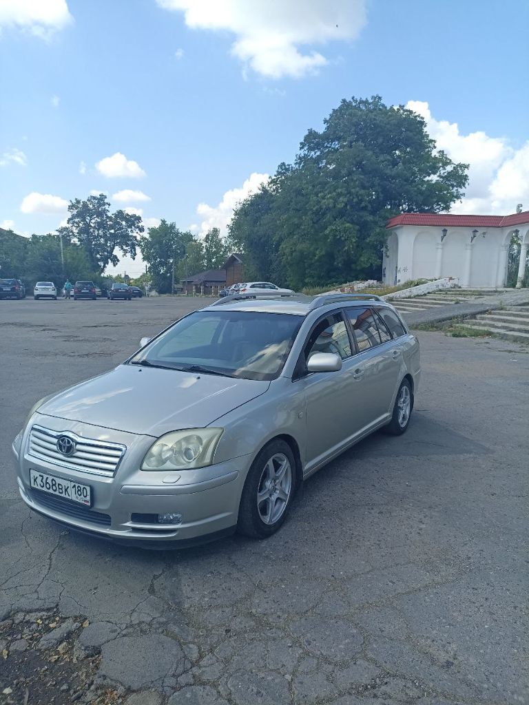 Продам toyota avensis 2,4 автомат в кузове универсал 2004 г. В.
Отличное состояние для своего возраста! Пробег — 282 тыс. Км, но машина в полном порядке: двигатель после капремонта (пробег после ремонта — всего 10 тыс. Км). Произведен капитальный ремонт генератора, заменён радиатор. Кузов в хорошем состоянии, автомобиль без дтп.
Комплектация на уровне: кожаный салон, подогрев сидений, электростеклоподъёмники (4 шт. ), электроскладывание зеркал, 2-зонный климат-контроль, датчик дождя и т. Д.
Дополнительно с авто отдам: зимнюю резину (в хорошем состоянии), моторное масло, фильтр и новые передние колодки.
Машина на увереном ходу. Цена 750 000 руб. , торг только у капота.
Мой номер +79494901802 эдуард. Звоните, отвечу на все интересующие вопросы. - фотография - 1