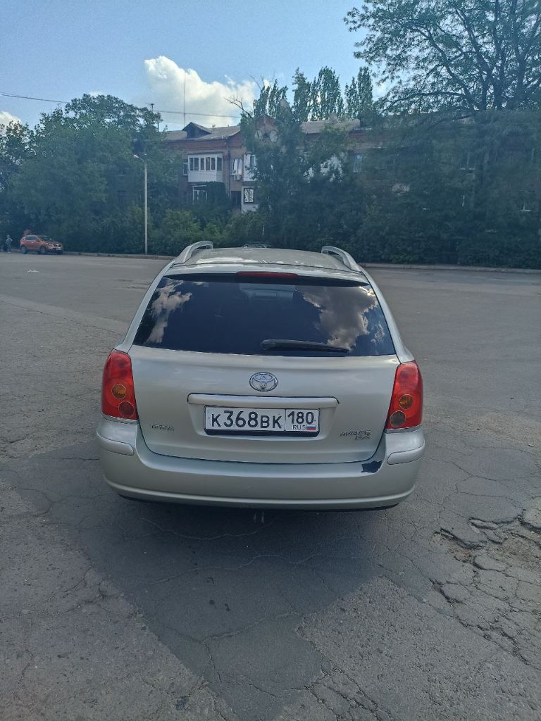 Продам toyota avensis 2,4 автомат в кузове универсал 2004 г. В.
Отличное состояние для своего возраста! Пробег — 282 тыс. Км, но машина в полном порядке: двигатель после капремонта (пробег после ремонта — всего 10 тыс. Км). Произведен капитальный ремонт генератора, заменён радиатор. Кузов в хорошем состоянии, автомобиль без дтп.
Комплектация на уровне: кожаный салон, подогрев сидений, электростеклоподъёмники (4 шт. ), электроскладывание зеркал, 2-зонный климат-контроль, датчик дождя и т. Д.
Дополнительно с авто отдам: зимнюю резину (в хорошем состоянии), моторное масло, фильтр и новые передние колодки.
Машина на увереном ходу. Цена 750 000 руб. , торг только у капота.
Мой номер +79494901802 эдуард. Звоните, отвечу на все интересующие вопросы. - фотография - 3