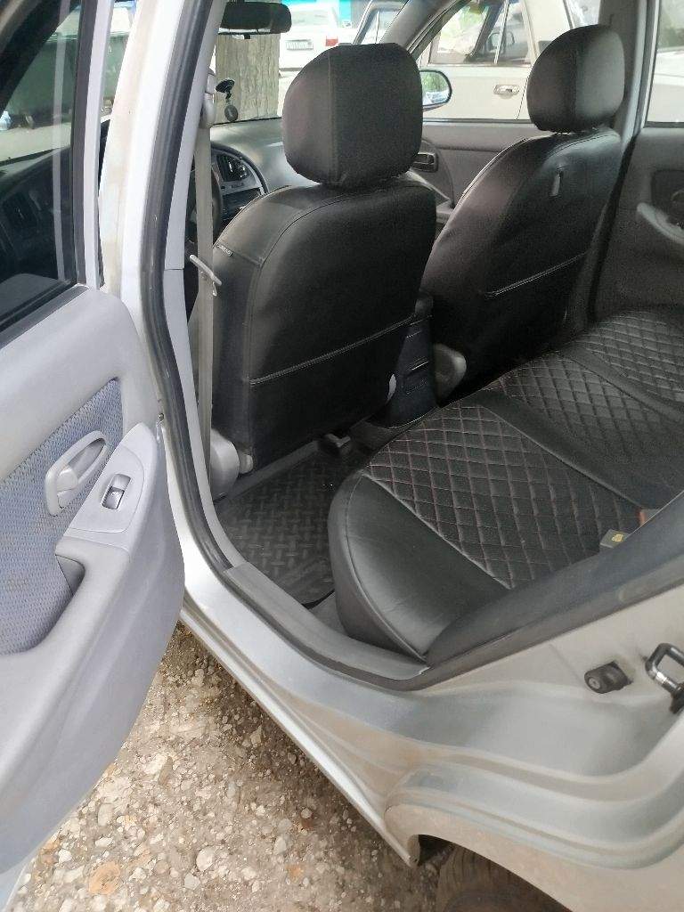 Продам hyundai elantra 2005 хечбек, пробег 200,механика, бензин газ, двигатель 1,6, абс, электро зеркала с обогревом, подогрев сидений, кондиционер, документы в порядке цена 500000(торг) машина в хорошем состоянии, салон ухоженный, резина новая т. +79493808431 - фотография - 3