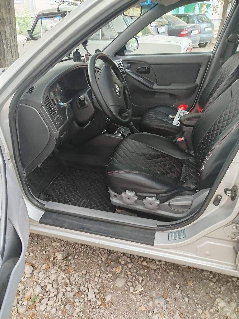 Продам hyundai elantra 2005 хечбек, пробег 200,механика, бензин газ, двигатель 1,6, абс, электро зеркала с обогревом, подогрев сидений, кондиционер, документы в порядке цена 500000(торг) машина в хорошем состоянии, салон ухоженный, резина новая т. +79493808431 - фотография - 2