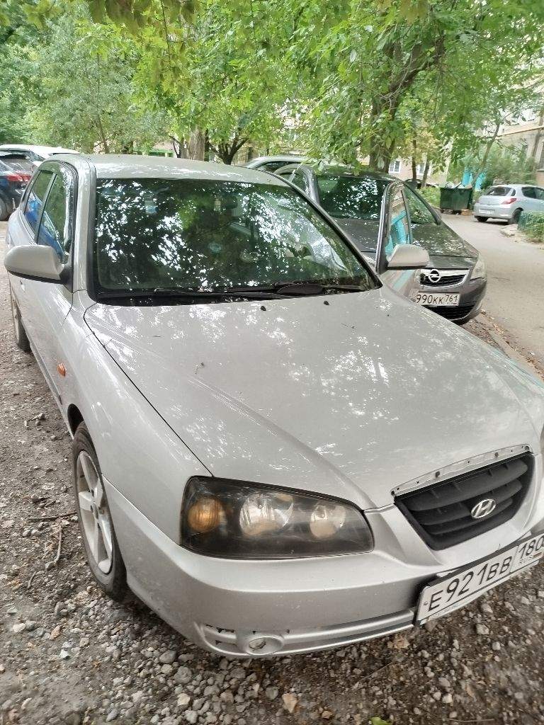 Продам hyundai elantra 2005 хечбек, пробег 200,механика, бензин газ, двигатель 1,6, абс, электро зеркала с обогревом, подогрев сидений, кондиционер, документы в порядке цена 500000(торг) машина в хорошем состоянии, салон ухоженный, резина новая т. +79493808431 - фотография - 1
