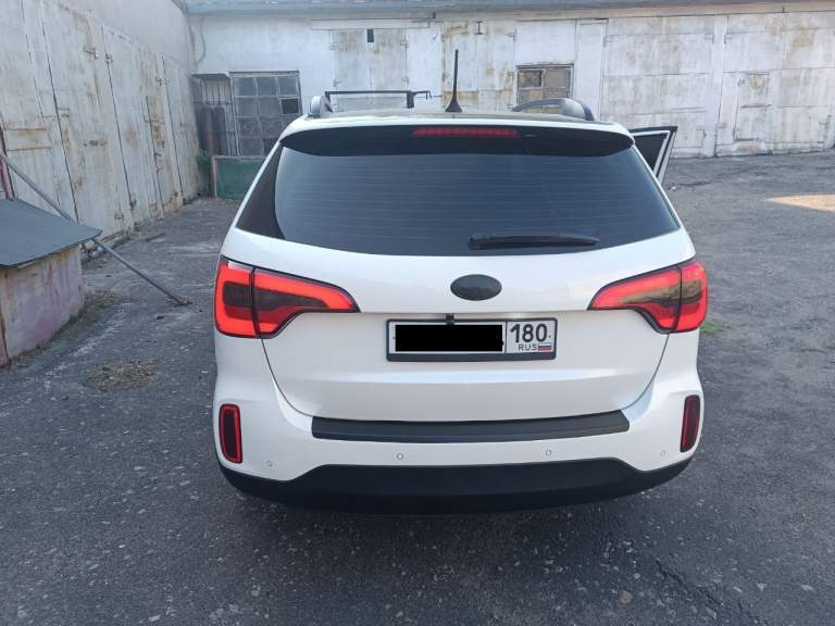 Продам kia sorento 2.0 crdi ат, 2014 г. В. Пробег 165 000 км. Просмотр в г. Донецке. Максимальная комплектация. Полный рестайлинг. Дизель. Авто полностью обслужено. Вложений не требует. Мощность 184 л. С. Свет - линзы. Бесключевой доступ с подсветкой внешней ручки. Кнопка старт-стоп. Led экран с камерой заднего вида. Вентиляция передних сидений. Хорошая музыка. Панорама. Функция проведи меня домой. Кожаный салон и руль. Многозонный климат контроль. Подогрев всех сидений, зеркал, заднего стекла и руля. Электропривод передних сидений и зеркал. Датчик дождя, датчик света, парктроник передний и задний, круиз контроль, бортовой компьютер. Весь салон напичкан подушками безопасности. Антиблокировка тормозов, антипробуксовка, курсовая устойчивость, распределение тормозных усилий. Новая летняя резина на легкосплавных дисках r20. Без дтп. Номер телефона для просмотра: +7-949-323-23-57 антон. Цена 1 999 000 руб. Машина стоит своих денег. При просмотре всё поймёте. .. - фотография - 6