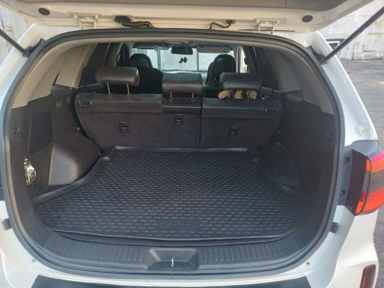 Продам kia sorento 2.0 crdi ат, 2014 г. В. Пробег 165 000 км. Просмотр в г. Донецке. Максимальная комплектация. Полный рестайлинг. Дизель. Авто полностью обслужено. Вложений не требует. Мощность 184 л. С. Свет - линзы. Бесключевой доступ с подсветкой внешней ручки. Кнопка старт-стоп. Led экран с камерой заднего вида. Вентиляция передних сидений. Хорошая музыка. Панорама. Функция проведи меня домой. Кожаный салон и руль. Многозонный климат контроль. Подогрев всех сидений, зеркал, заднего стекла и руля. Электропривод передних сидений и зеркал. Датчик дождя, датчик света, парктроник передний и задний, круиз контроль, бортовой компьютер. Весь салон напичкан подушками безопасности. Антиблокировка тормозов, антипробуксовка, курсовая устойчивость, распределение тормозных усилий. Новая летняя резина на легкосплавных дисках r20. Без дтп. Номер телефона для просмотра: +7-949-323-23-57 антон. Цена 1 999 000 руб. Машина стоит своих денег. При просмотре всё поймёте. .. - фотография - 9