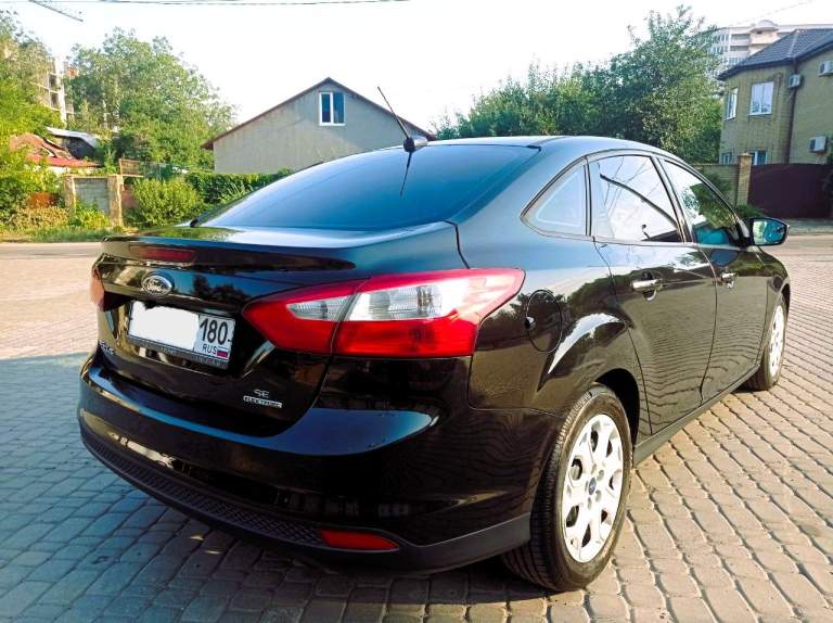 Автомобиль в донецке (днр).
Ford focus iii, 2012, объём 2,0л, бензин, акп, пробег 204000.
Только в хорошие руки, в пользовании 7 лет. Всегда обслуживалась с любовью у профессионального мастера с золотыми руками. По происхождению американка, не была подвержена ударам, в родном окрасе, без ржавчины, есть небольшие царапины на заднем правом крыле, видны на фото, поцарапали на парковке. На быстрый, лёгкий, динамичный ход не влияет.
Полностью обслужена, за период пользования ни разу не доливала масло, двигатель в идеальном состоянии.
Была произведена замена:
Топливная станция (2020г. );
Сцепление (175.000км);
Рулевая рейка (200 000).
Коробка идеальна, замена масла каждые 50 тысяч. Имеется подтверждающая документация.
Передние фары заменены в 2023г. (имеются оригинальные - отдам в подарок, исправны, под шлифовку). Оптика хорошая, на дальний свет установлены led.
В 2024 году установлена новая магнитола (android), камера заднего вида. Круиз контроль. Чистый светлый салон. Передние сиденья в vip чехлах. Свежие коврики. Просторный багажник.
Цена 1 000 000 руб. Цену считаю объективной.
Быстрым будут подарки (зимняя резина, новые колодки, топливная станция б/у в рабочем состоянии, может ещё что-то вспомню).
Причина продажи - купила машину повыше.
+7-918-572-90-27 (Тлг) - фотография - 11