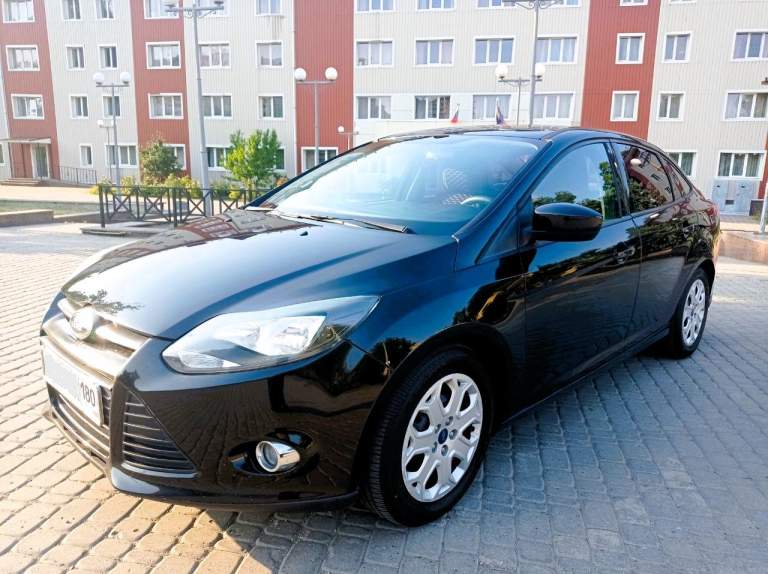 Автомобиль в донецке (днр).
Ford focus iii, 2012, объём 2,0л, бензин, акп, пробег 204000.
Только в хорошие руки, в пользовании 7 лет. Всегда обслуживалась с любовью у профессионального мастера с золотыми руками. По происхождению американка, не была подвержена ударам, в родном окрасе, без ржавчины, есть небольшие царапины на заднем правом крыле, видны на фото, поцарапали на парковке. На быстрый, лёгкий, динамичный ход не влияет.
Полностью обслужена, за период пользования ни разу не доливала масло, двигатель в идеальном состоянии.
Была произведена замена:
Топливная станция (2020г. );
Сцепление (175.000км);
Рулевая рейка (200 000).
Коробка идеальна, замена масла каждые 50 тысяч. Имеется подтверждающая документация.
Передние фары заменены в 2023г. (имеются оригинальные - отдам в подарок, исправны, под шлифовку). Оптика хорошая, на дальний свет установлены led.
В 2024 году установлена новая магнитола (android), камера заднего вида. Круиз контроль. Чистый светлый салон. Передние сиденья в vip чехлах. Свежие коврики. Просторный багажник.
Цена 1 000 000 руб. Цену считаю объективной.
Быстрым будут подарки (зимняя резина, новые колодки, топливная станция б/у в рабочем состоянии, может ещё что-то вспомню).
Причина продажи - купила машину повыше.
+7-918-572-90-27 (Тлг) - фотография - 12
