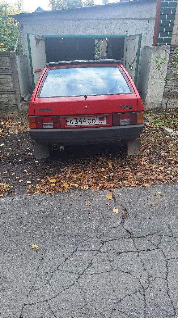 Продам ваз 2109 1995 год
1.5 После кап. Ремонта
Машина в хорошем состоянии, имеются моменты по лкп, дно и пороги в отличном состоянии, ходовая на крепкую 4
Новое сцепление
Гранта зеркала с повторителями
Машина каждый день на ходу, сел поехал
Постоянный днр учёт
Станет на вас на 5 лет на 180
С машиной отдам комплект зимней резины на штампах и много навесных и не только запчастей
Находится в киевском районе
Цена 105т рублей, торг у капота
+79493421842 Руслан - фотография - 3