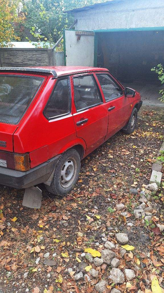Продам ваз 2109 1995 год
1.5 После кап. Ремонта
Машина в хорошем состоянии, имеются моменты по лкп, дно и пороги в отличном состоянии, ходовая на крепкую 4
Новое сцепление
Гранта зеркала с повторителями
Машина каждый день на ходу, сел поехал
Постоянный днр учёт
Станет на вас на 5 лет на 180
С машиной отдам комплект зимней резины на штампах и много навесных и не только запчастей
Находится в киевском районе
Цена 105т рублей, торг у капота
+79493421842 Руслан - фотография - 4