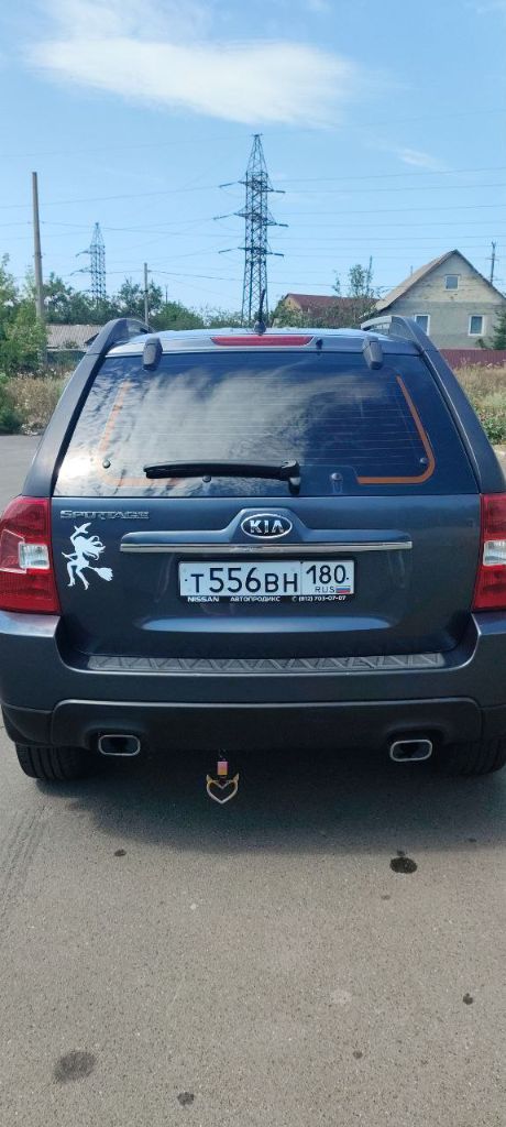 Продам kia sportage 2010 г. Пробег 216000 ты. Км. Объем двигателя 2.0 бензин, коробка передач механическая. Машина в отличном состоянии на полном ходу. 2 комплекта дисков зима, лето r16 резина новая. Обслуживалась вовремя, комплектация хорошая. Любые проверки на ваших сто приветствуются. Цена 1,2 млн, небольшой торг. Осмотр макеевка, связь по телефону : +79493618308. - фотография - 11
