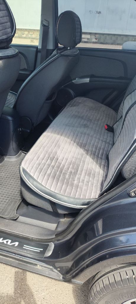 Продам kia sportage 2010 г. Пробег 216000 ты. Км. Объем двигателя 2.0 бензин, коробка передач механическая. Машина в отличном состоянии на полном ходу. 2 комплекта дисков зима, лето r16 резина новая. Обслуживалась вовремя, комплектация хорошая. Любые проверки на ваших сто приветствуются. Цена 1,2 млн, небольшой торг. Осмотр макеевка, связь по телефону : +79493618308. - фотография - 13