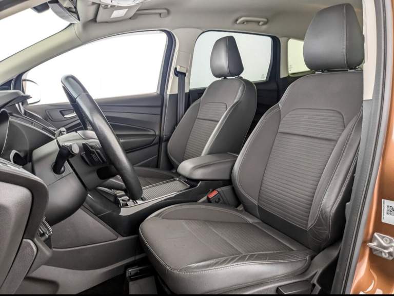 Ford kuga ii рестайлинг,  2017.
Состояние идеальное. Ford kuga коричневого цвета, ноябрь 2017 года выпуска, с пробегом 170т километров. Объем двигателя 1,5 литра, мощность 150 лошадиных сил. Тип двигателя - бензиновый. Коробка - автоматическая. Привод - полный.
Автомобиль оснащен антиблокировочной системой (abs), системой предотвращения столкновения, круиз, климат контролем, всевозможными помощниками, партрониками. Также есть электрообогрев лобового и заднего стекла, боковых зеркал, а также подогрев передних сидений, что делает поездку комфортной в холодное время года.
То проводилось своевременно, использовались только оригинальные запчасти, все записи присутствуют в книжке, отчёт чистый (по запросу вышлю), в дтп не была, на кузове бронезащитная пленка, 2 комплекта резины, 2 комплекта ключей, есть бесключевой доступ, также установлены брызговики, дефлекторы.
Цена : 1.7🍋
+79493593757 - фотография - 4