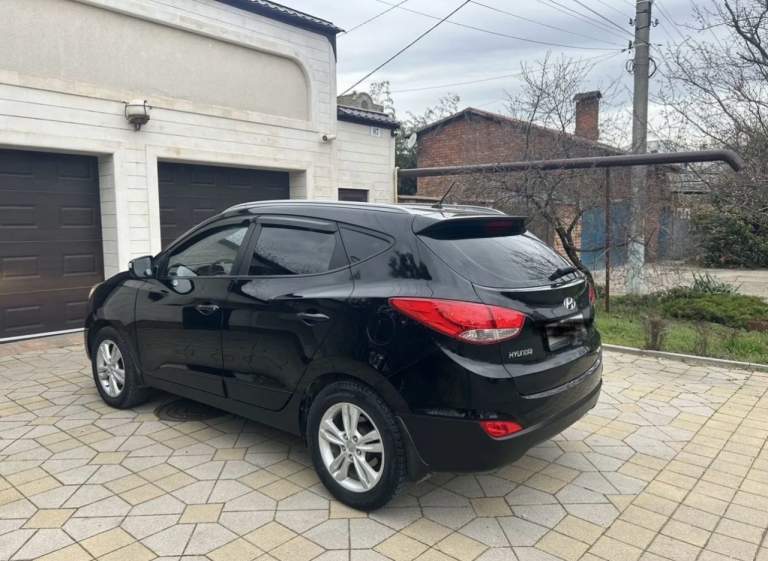 Hyundai ix35, 2012
Мотор: 2.0 бензин (без задиров), пробег 112 000, кпп автомат, привод полный, в хорошей комплектации: подогревы всех сидений, двухзонный климат контроль, мультимедиа с навигацией и блютузом, камера заднего вида, полный мульти руль с круизом и т. Д. , цена 1 300 000₽ торг возле авто, машина в шахтерске +7(949)3147544 - фотография - 9