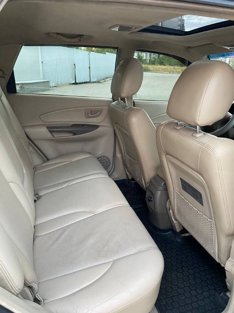 Hyundai tucson 2007г, 2.0 л, автомат, полный (4wd), газ-бензин.
Я второй владелец с 2012 года. Накатал всего 206 тысяч. Никогда не насиловал ни его, ни в нём )). Бережное хранение и аккуратная эксплуатация. Из дтп лишь один сбитый кот.
Гбо 4 поколение – расход газа по трассе 11,5л на 100км.
Кузов без критических замечаний. Единственное, вам нужно будет освежить капот и крылья (см фото).
Авто в макеевке.
Прошу 980 тыс. Некапризному покупателю скину на подкраску и новые крутые чехлы.
Звони +7949-389-5530 - фотография - 7