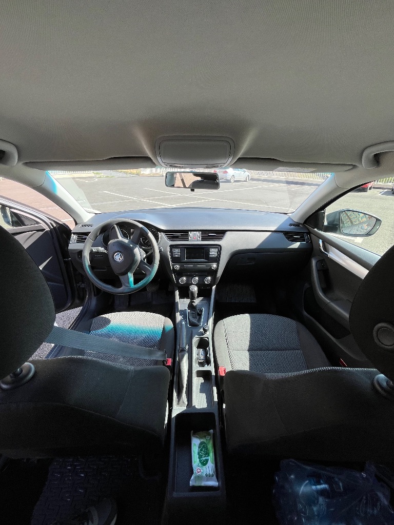 ‼️🅱️🅱️🅱️🅱️🅱️🅱️‼️

📢Продается skoda octavia a7 2014г 1.6 акпп(aisin). Пробег 208тыс ⚡️куплена в сентябре 2014.в отличном состоянии для своего года. Машина в собственности, я в птс за все время всего 2 владельца. Подбиралась автоподбором.
Без дтп!✅по кузову все в родной краске стекла все родные кроме лобового, там была трещина-сейчас заменено на новое.
Двигатель надежный, работает ровно, тяга отличная кпп простой автомат, переключает плавно, без пенков и задержек, подвеска без каких-либо нареканий, ничего не стучит. ✅
Проходилось регулярное обслужевание, замена грм по регламенту. ✅из последних работ-задние тормозные диски с колотками, передними колотками и акпп с фильтром, новая акб. ✅
Сейчас вложений не каких не требует. ✅любые проверки с вашей стороны приветствуются.
В салоне не курили, по комплектации передние стеклоподъемники кондиционер(заправлен и работает), электрорегулировка и подогрев зеркал, подогрев заднего стекла, сенсорная магнитола с aux, usb. ✅
По электрики все работает.
Два комплекта резины на дисках. ✅✔️

📢Цена авто: 1.240.000₽🍋📢
👉Тел: +7 949 560 2741 данил - фотография - 7