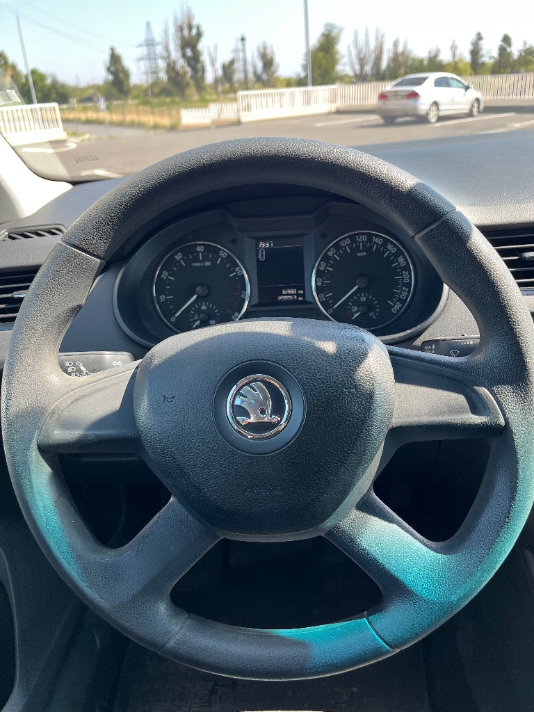 ‼️🅱️🅱️🅱️🅱️🅱️🅱️‼️

📢Продается skoda octavia a7 2014г 1.6 акпп(aisin). Пробег 208тыс ⚡️куплена в сентябре 2014.в отличном состоянии для своего года. Машина в собственности, я в птс за все время всего 2 владельца. Подбиралась автоподбором.
Без дтп!✅по кузову все в родной краске стекла все родные кроме лобового, там была трещина-сейчас заменено на новое.
Двигатель надежный, работает ровно, тяга отличная кпп простой автомат, переключает плавно, без пенков и задержек, подвеска без каких-либо нареканий, ничего не стучит. ✅
Проходилось регулярное обслужевание, замена грм по регламенту. ✅из последних работ-задние тормозные диски с колотками, передними колотками и акпп с фильтром, новая акб. ✅
Сейчас вложений не каких не требует. ✅любые проверки с вашей стороны приветствуются.
В салоне не курили, по комплектации передние стеклоподъемники кондиционер(заправлен и работает), электрорегулировка и подогрев зеркал, подогрев заднего стекла, сенсорная магнитола с aux, usb. ✅
По электрики все работает.
Два комплекта резины на дисках. ✅✔️

📢Цена авто: 1.240.000₽🍋📢
👉Тел: +7 949 560 2741 данил - фотография - 8