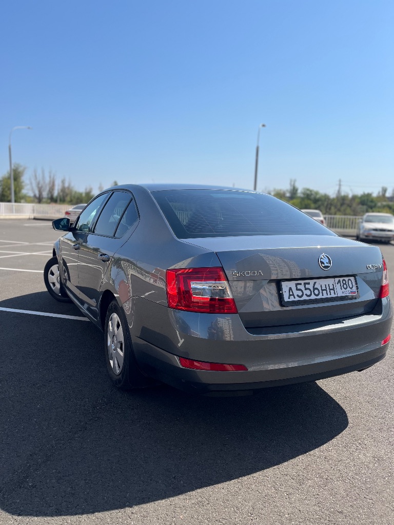 ‼️🅱️🅱️🅱️🅱️🅱️🅱️‼️

📢Продается skoda octavia a7 2014г 1.6 акпп(aisin). Пробег 208тыс ⚡️куплена в сентябре 2014.в отличном состоянии для своего года. Машина в собственности, я в птс за все время всего 2 владельца. Подбиралась автоподбором.
Без дтп!✅по кузову все в родной краске стекла все родные кроме лобового, там была трещина-сейчас заменено на новое.
Двигатель надежный, работает ровно, тяга отличная кпп простой автомат, переключает плавно, без пенков и задержек, подвеска без каких-либо нареканий, ничего не стучит. ✅
Проходилось регулярное обслужевание, замена грм по регламенту. ✅из последних работ-задние тормозные диски с колотками, передними колотками и акпп с фильтром, новая акб. ✅
Сейчас вложений не каких не требует. ✅любые проверки с вашей стороны приветствуются.
В салоне не курили, по комплектации передние стеклоподъемники кондиционер(заправлен и работает), электрорегулировка и подогрев зеркал, подогрев заднего стекла, сенсорная магнитола с aux, usb. ✅
По электрики все работает.
Два комплекта резины на дисках. ✅✔️

📢Цена авто: 1.240.000₽🍋📢
👉Тел: +7 949 560 2741 данил - фотография - 5