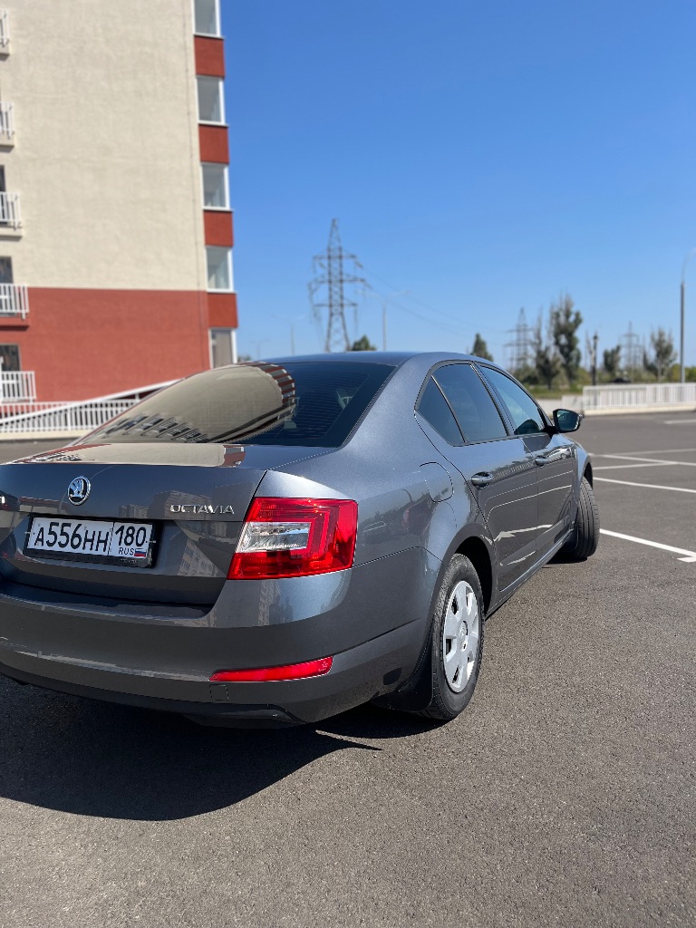 ‼️🅱️🅱️🅱️🅱️🅱️🅱️‼️

📢Продается skoda octavia a7 2014г 1.6 акпп(aisin). Пробег 208тыс ⚡️куплена в сентябре 2014.в отличном состоянии для своего года. Машина в собственности, я в птс за все время всего 2 владельца. Подбиралась автоподбором.
Без дтп!✅по кузову все в родной краске стекла все родные кроме лобового, там была трещина-сейчас заменено на новое.
Двигатель надежный, работает ровно, тяга отличная кпп простой автомат, переключает плавно, без пенков и задержек, подвеска без каких-либо нареканий, ничего не стучит. ✅
Проходилось регулярное обслужевание, замена грм по регламенту. ✅из последних работ-задние тормозные диски с колотками, передними колотками и акпп с фильтром, новая акб. ✅
Сейчас вложений не каких не требует. ✅любые проверки с вашей стороны приветствуются.
В салоне не курили, по комплектации передние стеклоподъемники кондиционер(заправлен и работает), электрорегулировка и подогрев зеркал, подогрев заднего стекла, сенсорная магнитола с aux, usb. ✅
По электрики все работает.
Два комплекта резины на дисках. ✅✔️

📢Цена авто: 1.240.000₽🍋📢
👉Тел: +7 949 560 2741 данил - фотография - 4