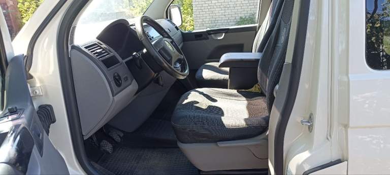 Продам volkswagen transporter t5 1.9tdi 2005 г. В.
Пробег 199000 т. К. , не скрученный, вся в родном окрасе, без ржавчины, без дтп, два ключа. По документам все чисто, я владелец. Авто эксплуатировалось только летом (по необходимости), в перевозках не участвовала. Машина обслужена полностью, сел и поехал.
Кондиционер, abs, esp, гидроусилитель руля, птф - ксенон, диски новые, резина новая (лето), в подарок родные диски (штампы, в идеале), все работает исправно.
Цена : 1 300 000 р. (торг)
Находится в пролетарском районе, звонить по телефону : +79493675820 олег константинович. - фотография - 1
