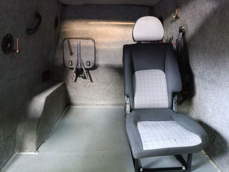 Продаётся специализированный, бронированный автомобиль volkswagen caddy 2.0 tdi 2012 год.
Пробег 300000км.
Цена 850000.торг уместен.
Г. Макеевка. По документам все ровно, ставится/снимается с учёта без проблем.
Все интересующие вопросы по телефону
+79493091660 Николай. - фотография - 7