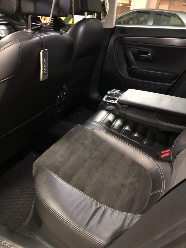 Продаю vw passat cc 2013г.
1.8 Tsi 7 dsg автомат
Пробег 126.000
2Й хозяин с 2013г.

Двигатель 1.8 tsi ( из-за незаметного выхода из строя форсунок на 113 сделан капитальный ремонт дивигателя с устронением всех недостатков) так что новому владельцу переживать больше не за что.
Диаки ориг. R19 с резиной michelin 235/35

Все свое время хранилась в паркинге !!!
Без дтп
Крашено только левое крыло и капот(есть фото причины покраски)
Документы все в порядке.
Ставлю на российский учет без права перерегистрации 5 лет.
Цена 1.550.000,00
Тел. Для связи +79493801918 - фотография - 4