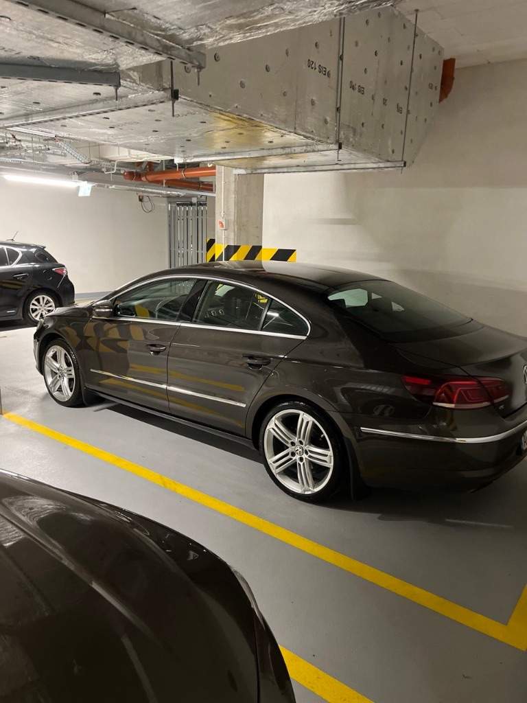 Продаю vw passat cc 2013г.
1.8 Tsi 7 dsg автомат
Пробег 126.000
2Й хозяин с 2013г.

Двигатель 1.8 tsi ( из-за незаметного выхода из строя форсунок на 113 сделан капитальный ремонт дивигателя с устронением всех недостатков) так что новому владельцу переживать больше не за что.
Диаки ориг. R19 с резиной michelin 235/35

Все свое время хранилась в паркинге !!!
Без дтп
Крашено только левое крыло и капот(есть фото причины покраски)
Документы все в порядке.
Ставлю на российский учет без права перерегистрации 5 лет.
Цена 1.550.000,00
Тел. Для связи +79493801918 - фотография - 8