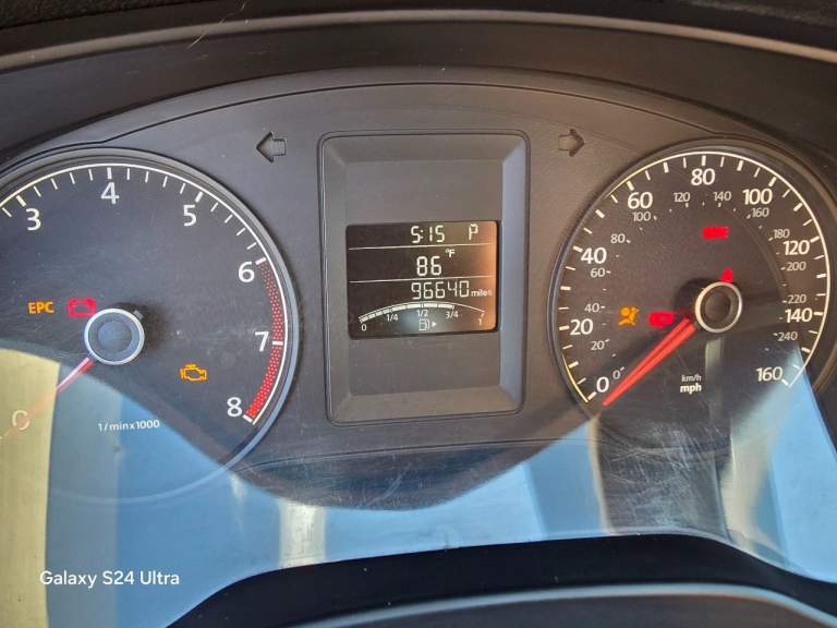 Volkswagen jetta 2.0 at, 2011,
Пробег 155 000 км
Машина пригнана с грузии в 2017 году.
По донецку проездила 32 тыс км.
Коробка автомат. Машина в идеальном состоянии, обслуживалась в срок и до мелочей + гаражное хранение. В комплекте резина зимняя на железных дисках «кама» (15 радиус).

Цена 1 200 000 ₽

Торг уместен

Звонить +79493035762 александр - фотография - 6