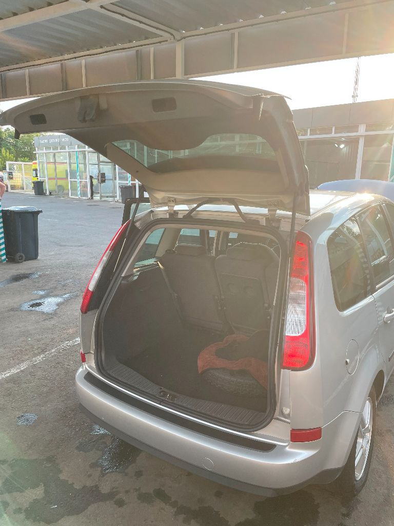 Продам ford focus c-max 1.8, механика, 2004г, 360000 км! 560000 р.
Полностью обслуженный автомобиль, пригнанный из германии 3 года назад! Здесь один владелец! Масло заменено, месяц назад сделан капремонт головки двигателя, кольца заменены год назад. Месяц назад заменен комплект цепи, поменяны ремни, перебраны стартер и генератор и т. Д. (остальное по телефону), живой, комфортный автомобиль! Возможен обмен на паркетник( нужна машина повыше) в салоне не курили. Зимняя резина в комплекте. Возможен обмен. Кузов в родной краске. Установлен газ( вписан в птс)фен 3916641. Возможен торг при осмотре. - фотография - 7