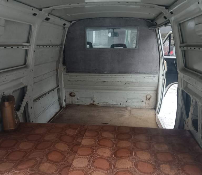 Продам volkswagen vw t3, 1986 г. В. , грузовой, 1.9 бензин, инжектор, 5 механическая коробка передач, бежевого цвета, состояние среднее, на ходу, регистрация рф, регион 180. Цена 300 т. Р. Тел. +7949 307-4808 - фотография - 6