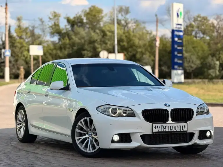 Продажа в лнр 📌
✅Bmw 5 series f10
✅2010 Год
✅2.5 Атмосферный 205 л. С

Автомобиль в отличном состоянии для своих лет, в м-обвесе, двигатель контракт, поменял колодки, все стекла заводские - недавно заменил лобовое (специально записал видео с трещиной - стояло заводское), диски r18, двухзонный климат контроль, круиз контроль подогрев сидений, подогрев руля, максимальный экран мультимедии, электро сидения, электро багажник.
С документами полный порядок,
Детальней по телефону
+7 (959) 190-15-01 Также whatsapp и telegram
Цена 1.680₽ - фотография - 1